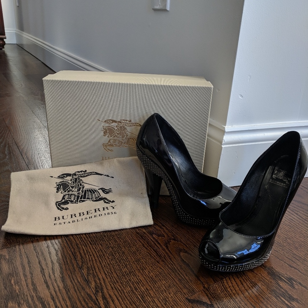 Burberry womens heels 7.5
